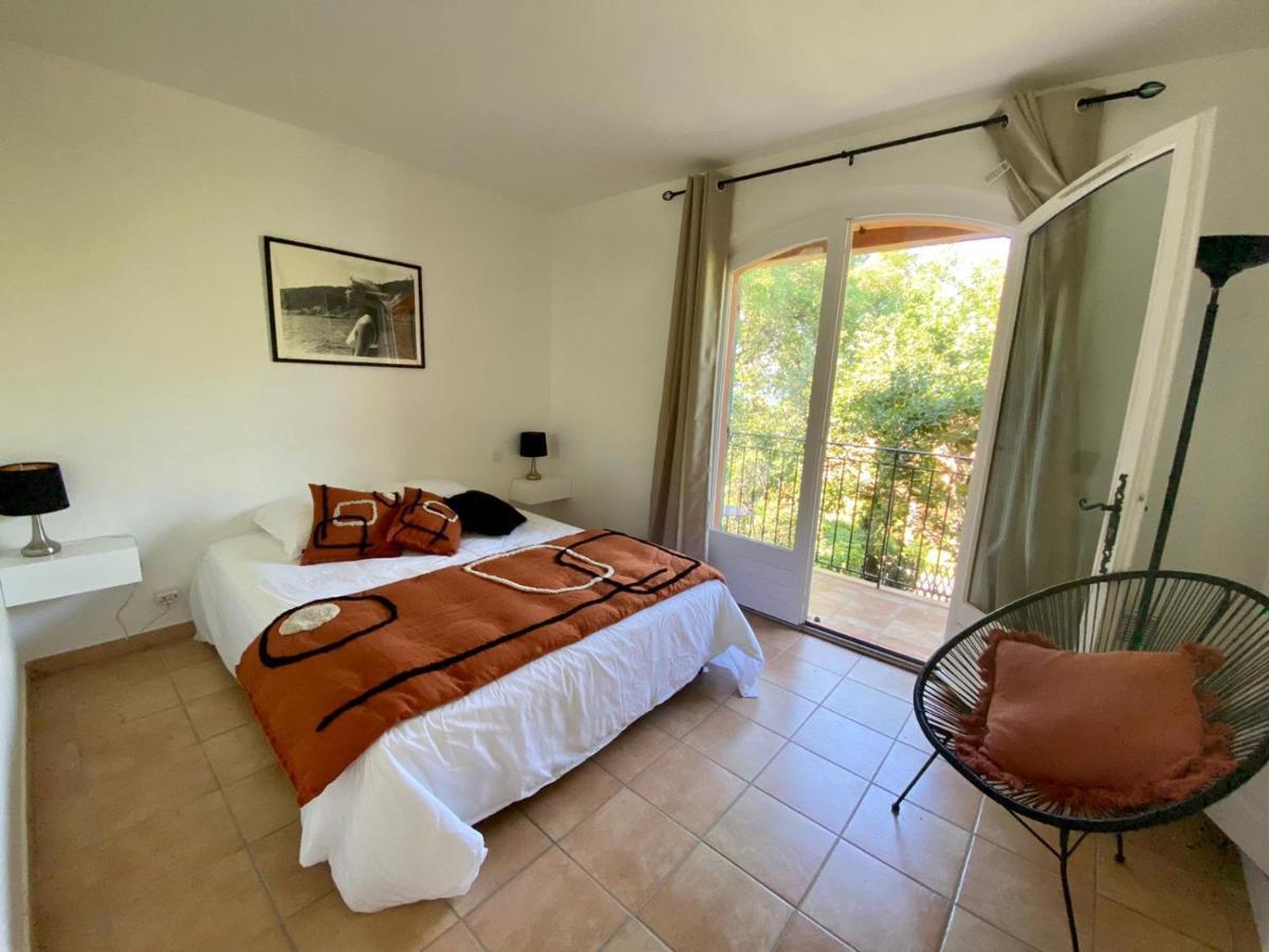 Vue Donnant Sur Le Golfe De St Tropez, 2 Chambres, 6 Pers, Piscine Commune Сasa de vacaciones Saint-Tropez