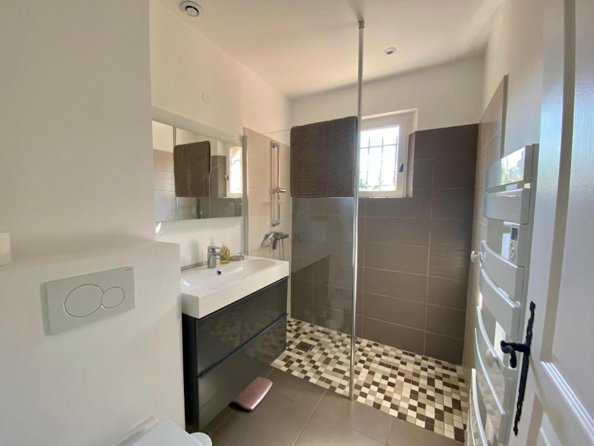 Vue Donnant Sur Le Golfe De St Tropez, 2 Chambres, 6 Pers, Piscine Commune Сasa de vacaciones *