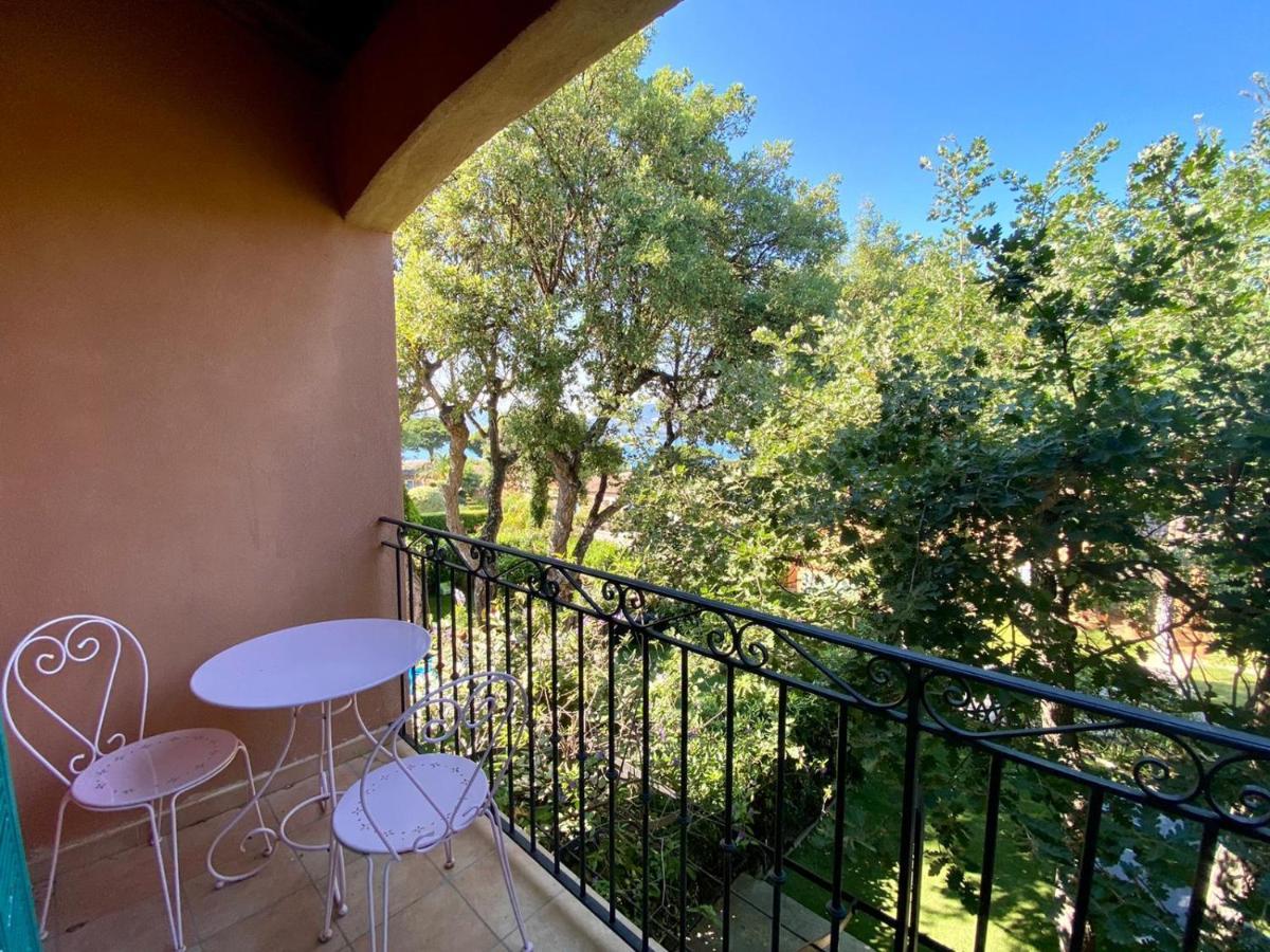Vue Donnant Sur Le Golfe De St Tropez, 2 Chambres, 6 Pers, Piscine Commune Сasa de vacaciones Saint-Tropez
